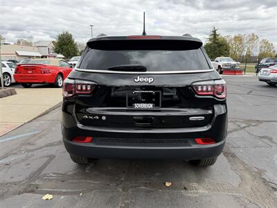 2019 Jeep Compass Latitude  4X4 - Photo 6 - Flushing, MI 48433