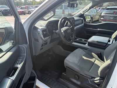 2023 Ford F-150 XLT  SUPERCREW 4X4 - Photo 9 - Flushing, MI 48433