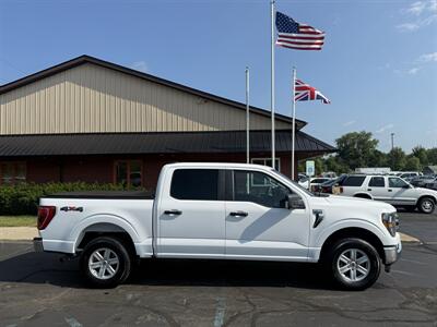 2023 Ford F-150 XLT  SUPERCREW 4X4 - Photo 4 - Flushing, MI 48433