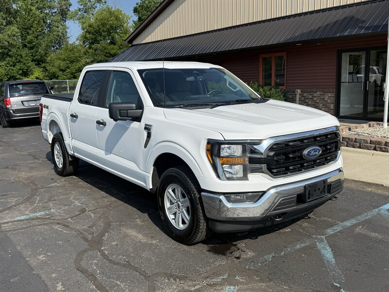2023 Ford F-150 XLT  SUPERCREW 4X4 - Photo 1 - Flushing, MI 48433