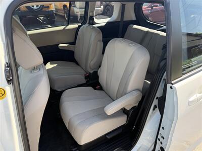 2015 Mazda Mazda5 Touring   - Photo 15 - Flushing, MI 48433