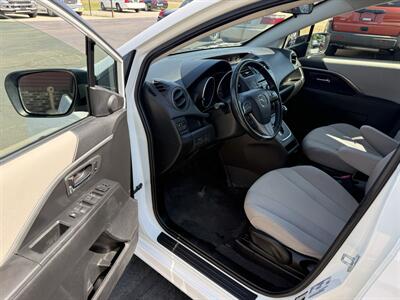 2015 Mazda Mazda5 Touring   - Photo 10 - Flushing, MI 48433