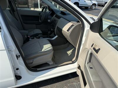 2009 Ford Focus SE - Photo 20 - Flushing, MI 48433