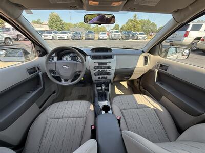 2009 Ford Focus SE - Photo 14 - Flushing, MI 48433