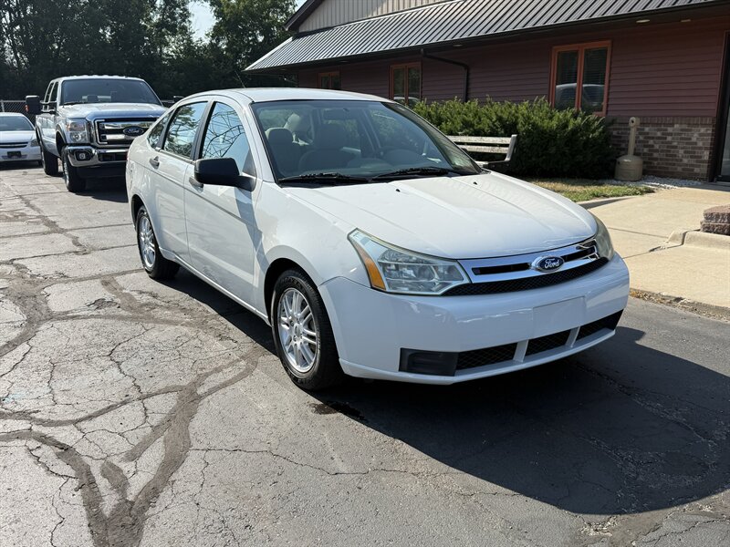 2009 Ford Focus SE   - Photo 1 - Flushing, MI 48433