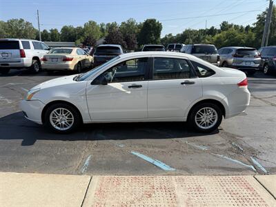 2009 Ford Focus SE - Photo 10 - Flushing, MI 48433