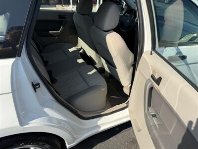 2009 Ford Focus SE - Photo 17 - Flushing, MI 48433