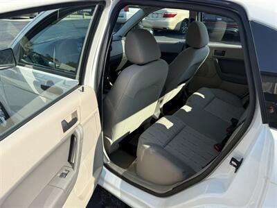 2009 Ford Focus SE - Photo 15 - Flushing, MI 48433