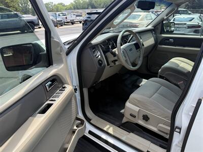 2013 Ford Expedition XL 4X4 - Photo 11 - Flushing, MI 48433