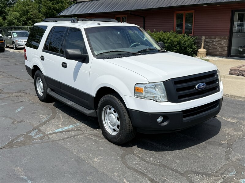 2013 Ford Expedition XL 4X4   - Photo 1 - Flushing, MI 48433