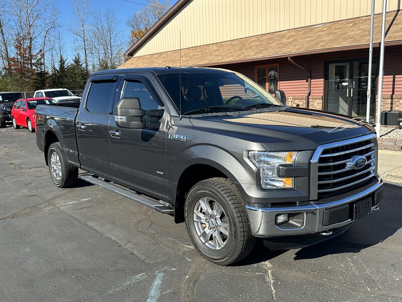 2015 Ford F-150 XTR 4WD  SUPERCREW - Photo 1 - Flushing, MI 48433