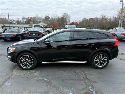2017 Volvo V60 Cross Country T5 Premier AWD - Photo 10 - Flushing, MI 48433