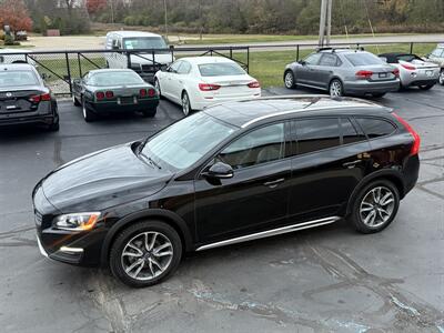 2017 Volvo V60 Cross Country T5 Premier AWD - Photo 11 - Flushing, MI 48433