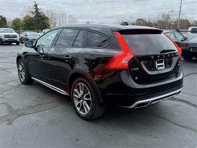 2017 Volvo V60 Cross Country T5 Premier AWD - Photo 9 - Flushing, MI 48433