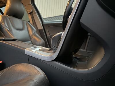 2017 Volvo V60 Cross Country T5 Premier AWD - Photo 36 - Flushing, MI 48433