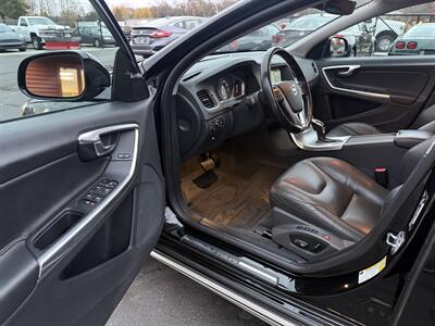 2017 Volvo V60 Cross Country T5 Premier AWD - Photo 12 - Flushing, MI 48433