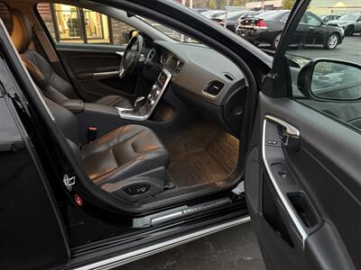 2017 Volvo V60 Cross Country T5 Premier AWD - Photo 33 - Flushing, MI 48433