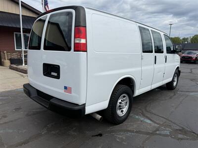 2016 Chevrolet Express 2500 Cargo - Photo 5 - Flushing, MI 48433