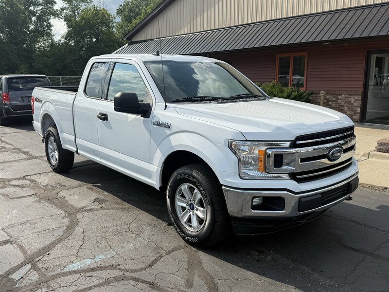 2019 Ford F-150 XLT  5.0 V8 4X4 - Photo 1 - Flushing, MI 48433