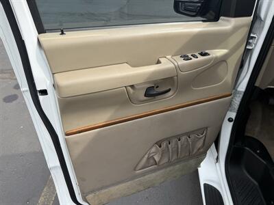 2006 Ford E-150  Tuscany Conversion - Photo 13 - Flushing, MI 48433