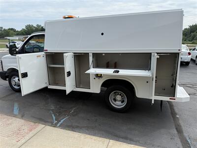 2013 Chevrolet Express 3500 Cutaway  Knapheide Service Body - Photo 8 - Flushing, MI 48433