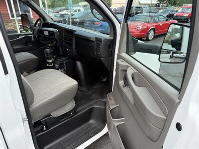 2013 Chevrolet Express 3500 Cutaway  Knapheide Service Body - Photo 16 - Flushing, MI 48433