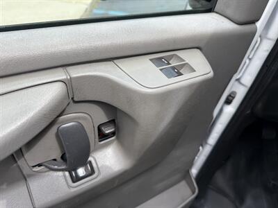 2013 Chevrolet Express 3500 Cutaway  Knapheide Service Body - Photo 33 - Flushing, MI 48433