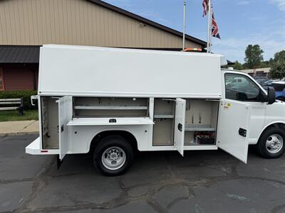 2013 Chevrolet Express 3500 Cutaway  Knapheide Service Body - Photo 9 - Flushing, MI 48433