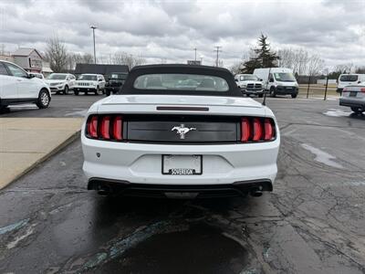 2021 Ford Mustang EcoBoost  Premium Convertible - Photo 5 - Flushing, MI 48433