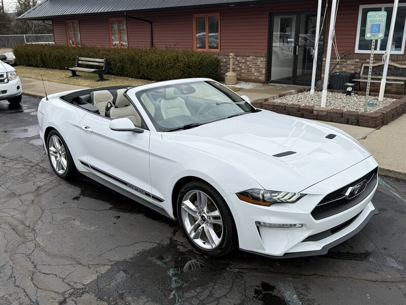 2021 Ford Mustang EcoBoost  Premium Convertible - Photo 1 - Flushing, MI 48433