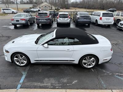 2021 Ford Mustang EcoBoost  Premium Convertible - Photo 9 - Flushing, MI 48433
