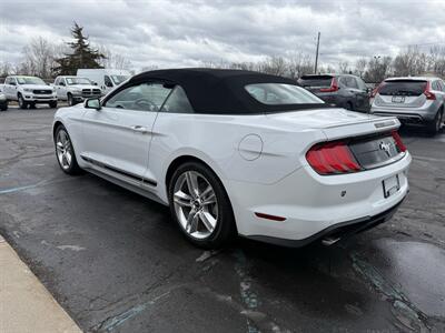 2021 Ford Mustang EcoBoost  Premium Convertible - Photo 10 - Flushing, MI 48433