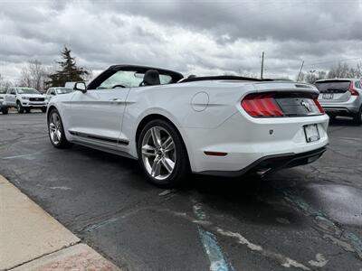 2021 Ford Mustang EcoBoost  Premium Convertible - Photo 20 - Flushing, MI 48433