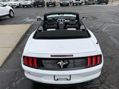 2021 Ford Mustang EcoBoost  Premium Convertible - Photo 16 - Flushing, MI 48433