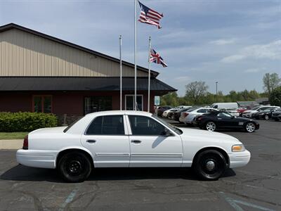 2010 Ford Crown Victoria Police Interceptor - Photo 4 - Flushing, MI 48433