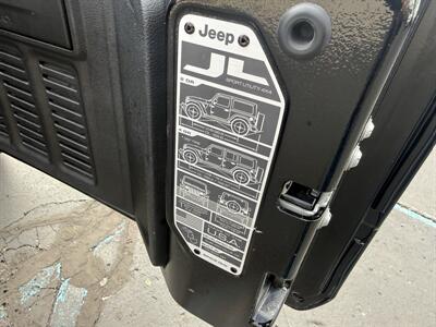 2022 Jeep Wrangler Unlimited Sahara 4xe   - Photo 21 - Flushing, MI 48433