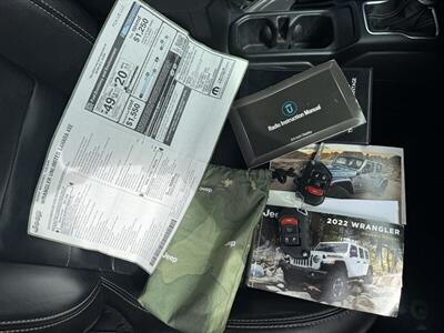 2022 Jeep Wrangler Unlimited Sahara 4xe   - Photo 28 - Flushing, MI 48433