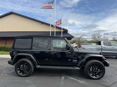 2022 Jeep Wrangler Unlimited Sahara 4xe   - Photo 4 - Flushing, MI 48433