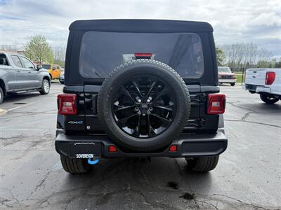 2022 Jeep Wrangler Unlimited Sahara 4xe   - Photo 6 - Flushing, MI 48433