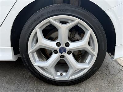 2014 Ford Focus ST - Photo 12 - Flushing, MI 48433