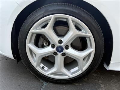 2014 Ford Focus ST - Photo 9 - Flushing, MI 48433
