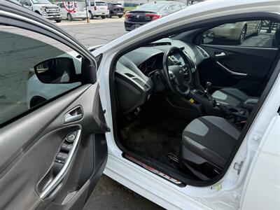 2014 Ford Focus ST - Photo 15 - Flushing, MI 48433