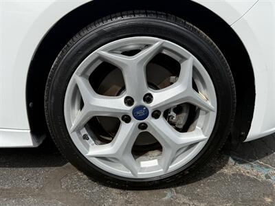 2014 Ford Focus ST - Photo 10 - Flushing, MI 48433