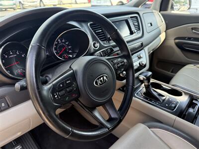 2017 Kia Sedona LX   - Photo 11 - Flushing, MI 48433