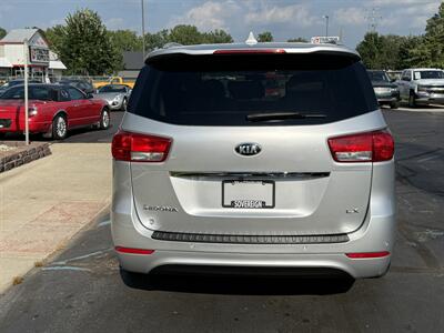 2017 Kia Sedona LX   - Photo 6 - Flushing, MI 48433