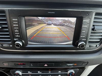 2017 Kia Sedona LX   - Photo 14 - Flushing, MI 48433