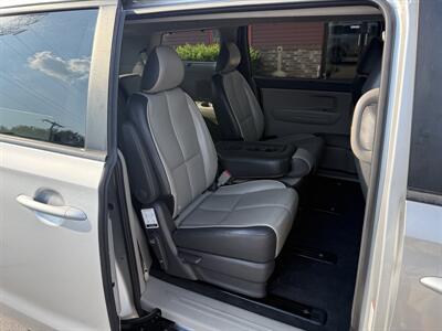 2017 Kia Sedona LX   - Photo 27 - Flushing, MI 48433