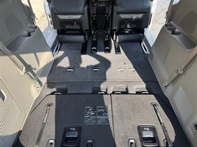 2017 Kia Sedona LX   - Photo 25 - Flushing, MI 48433