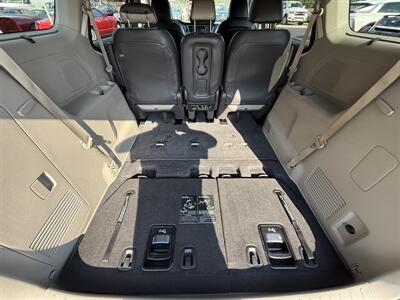 2017 Kia Sedona LX   - Photo 24 - Flushing, MI 48433