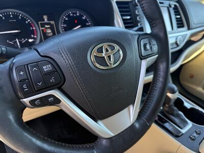 2015 Toyota Highlander Limited AWD - Photo 19 - Flushing, MI 48433